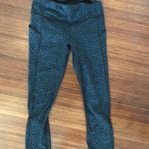 Lulu Lemon Athletica 3/4 length leggings